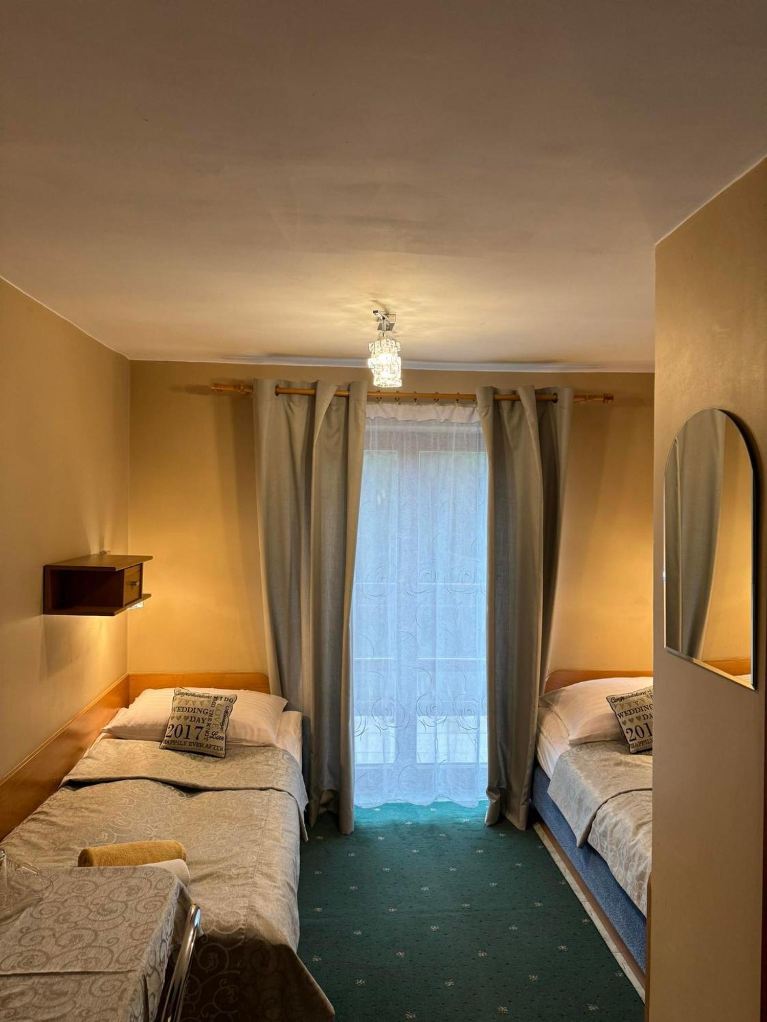 Galant Hotel Wieliczka Exterior photo